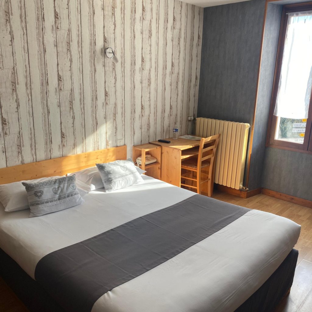logis auberge du herisson chambres chaux du dombief 488455